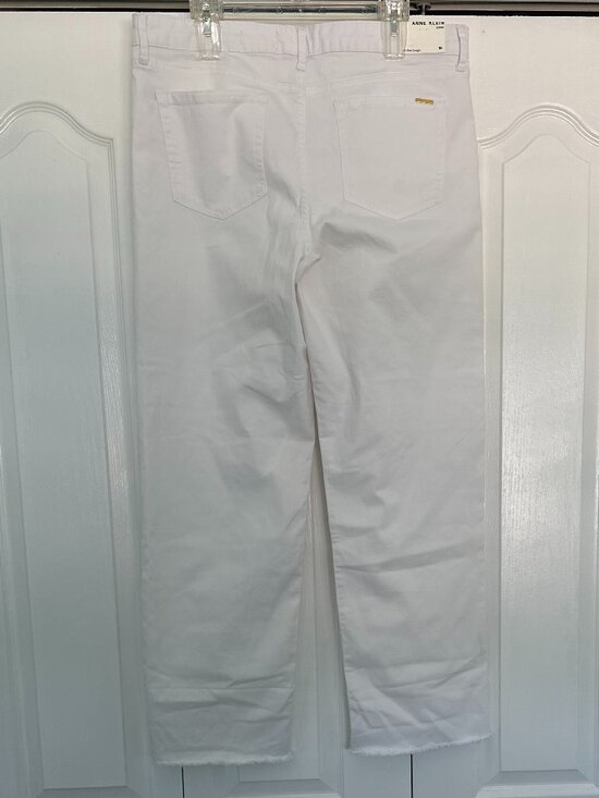 NWT Anne Klein Size 16 White Mid Rise Straight Leg Jeans Stretch - Picture 2 of 13